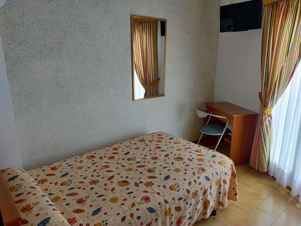 Hostal Casa Pepe Tauste Exterior photo